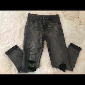 AMERICAN EAGLE ASH BLACK RIPPED JEANS🪐